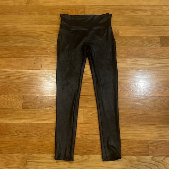 Spanx faux leather leggings size medium petite. - Picture 1 of 9